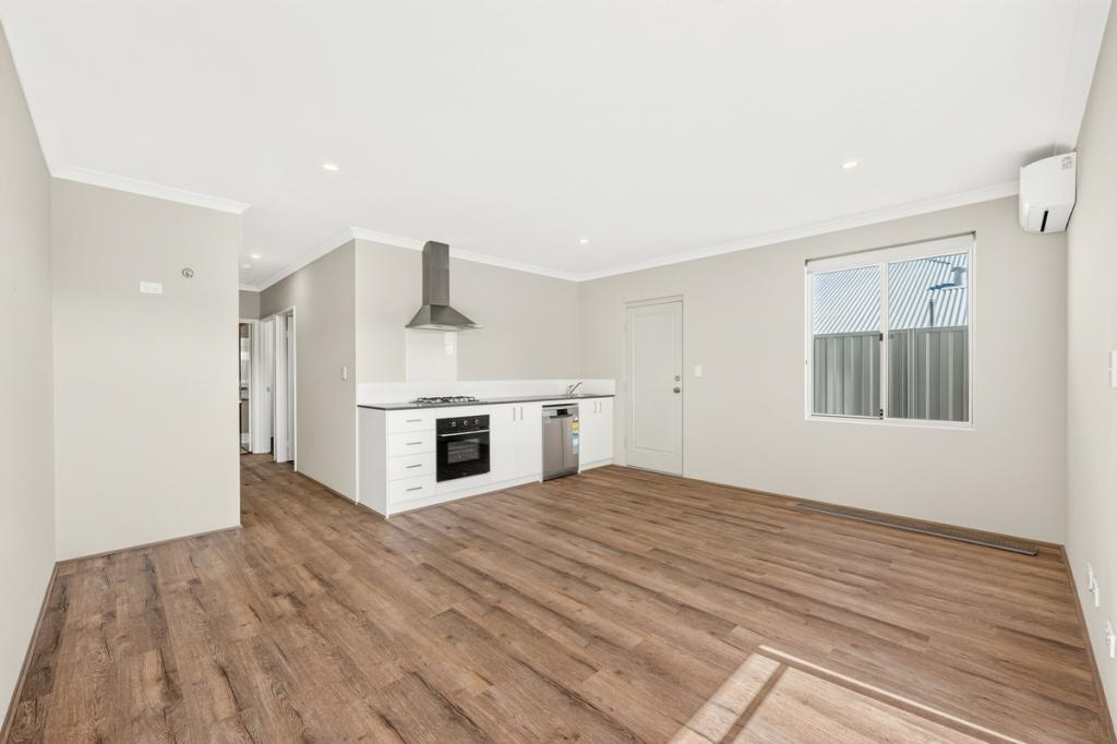 22A MAGNOLIA WAY, LAKELANDS, WA 6180