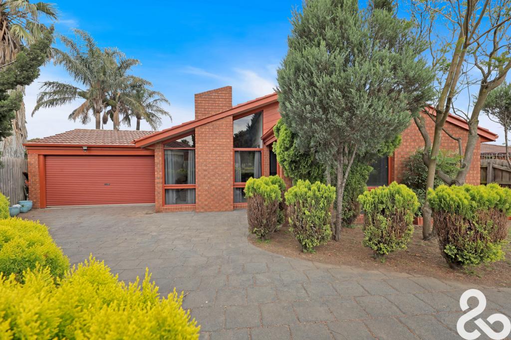 4 CONIFER CL, MILL PARK, VIC 3082