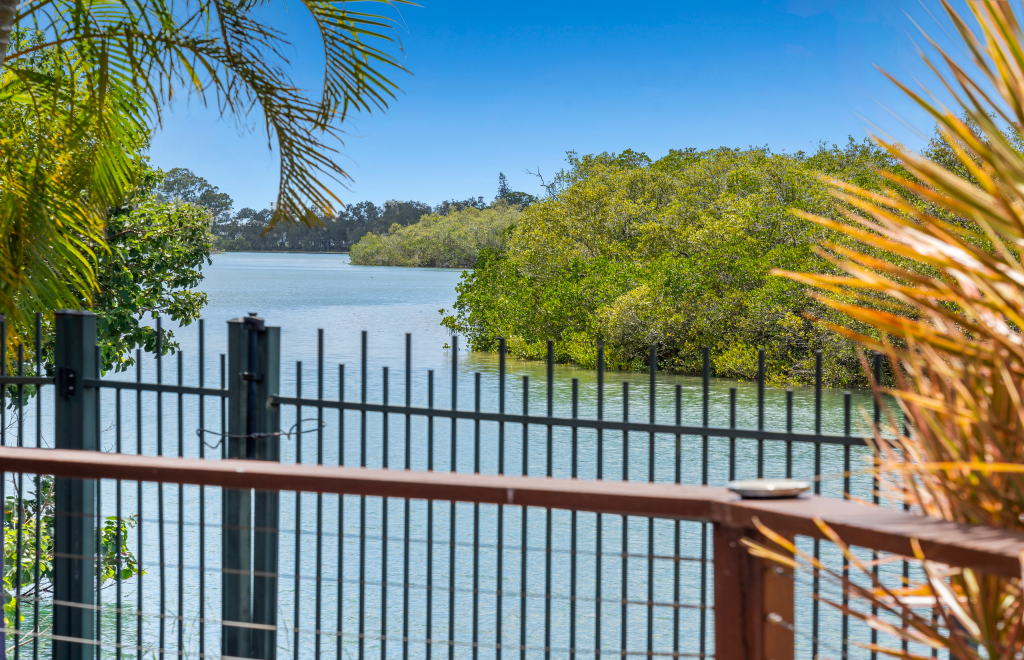 8/18 Tallebudgera Creek Rd, Burleigh Heads, QLD 4220