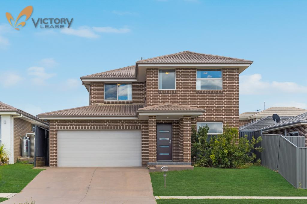 32 LONGMEADOW PKWY, BOX HILL, NSW 2765
