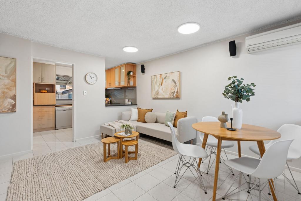 6/4 Ryrie Ave, Como, WA 6152