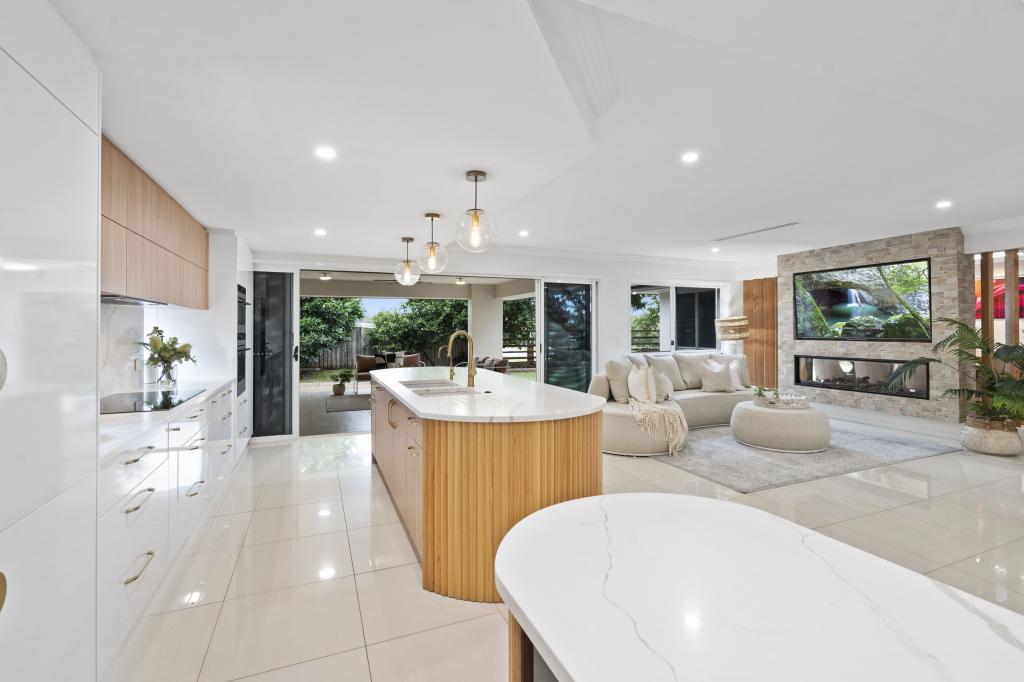 38 Hoskins Dr, Wellington Point, QLD 4160