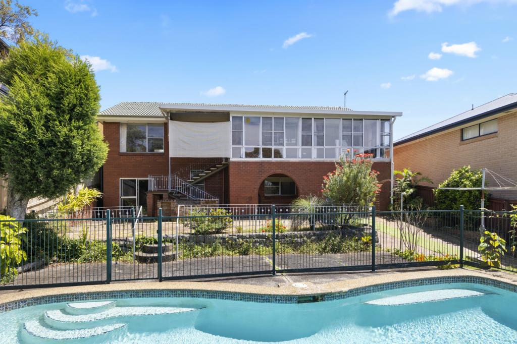 17 Tobruk Ave, Allambie Heights, NSW 2100