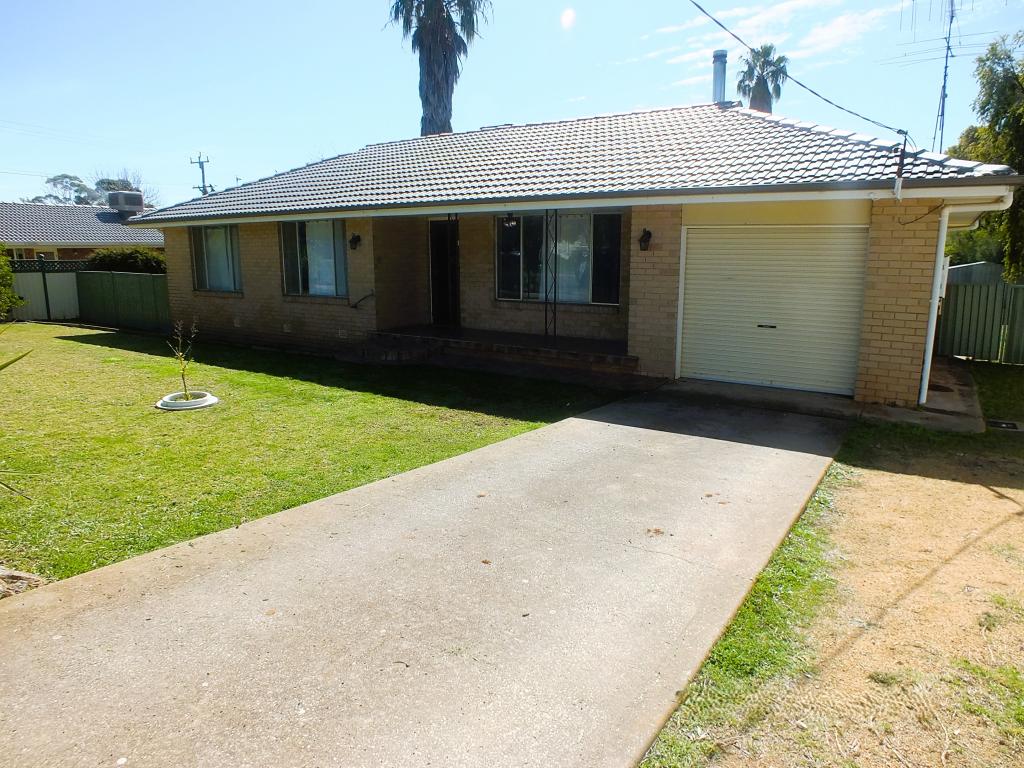 2 Graham St, Grenfell, NSW 2810