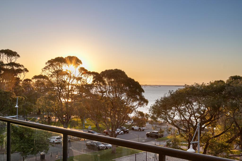 14/43 Rockingham Beach Rd, Rockingham, WA 6168