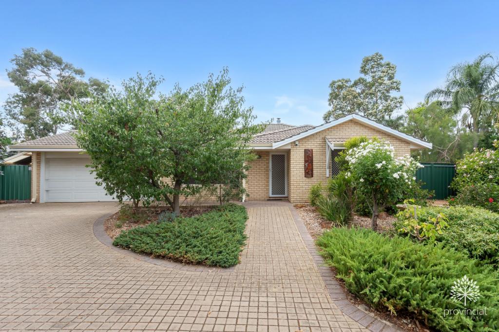 33 PEET RD, KALAMUNDA, WA 6076