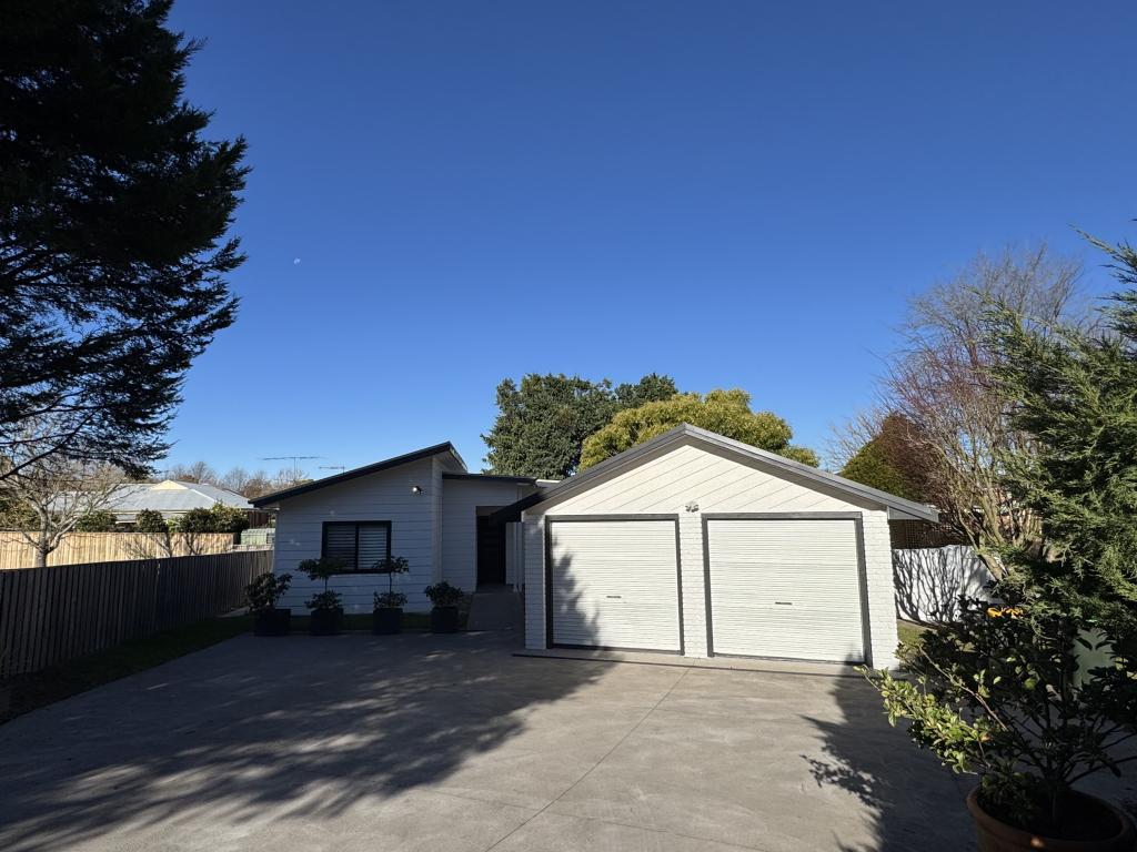 Granny Flat/10 Pyrus Pl, Bowral, NSW 2576