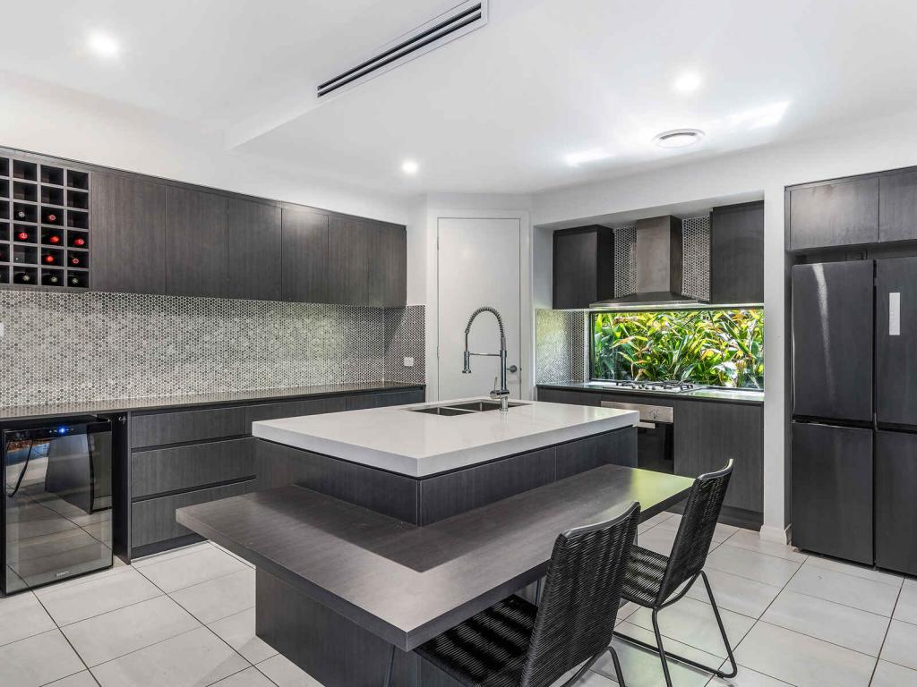 32 Gibbs Cres, Catherine Field, NSW 2557