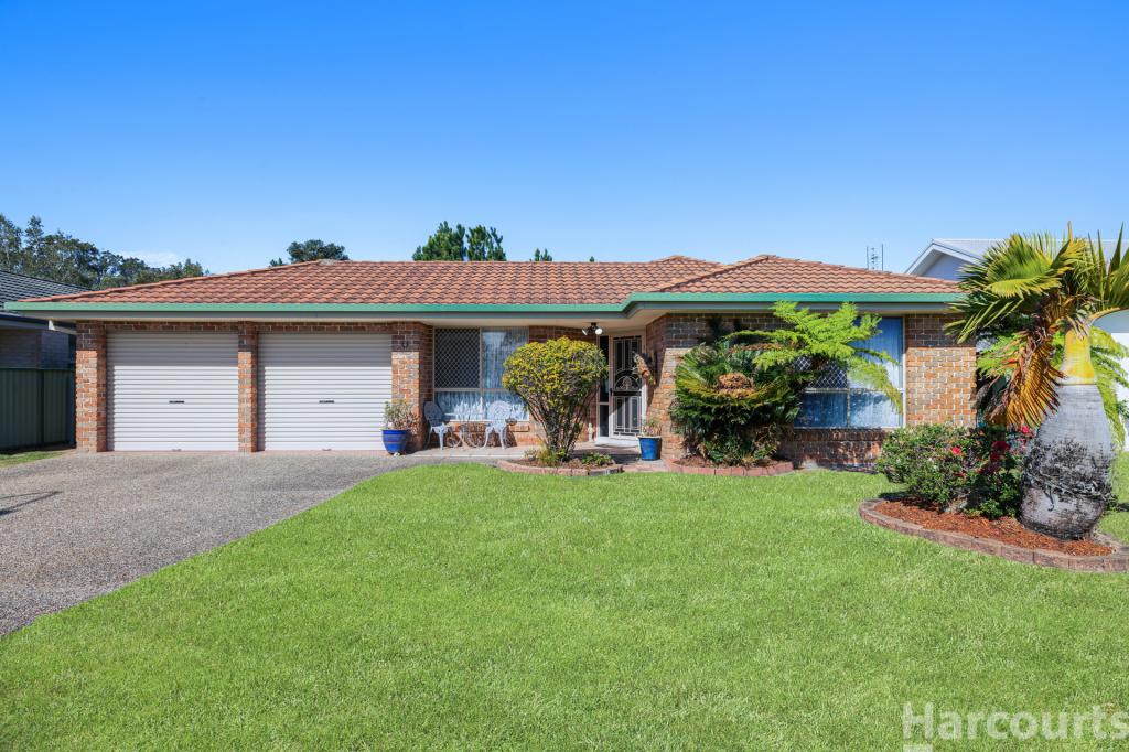 16 Waianbar Ave, South West Rocks, NSW 2431