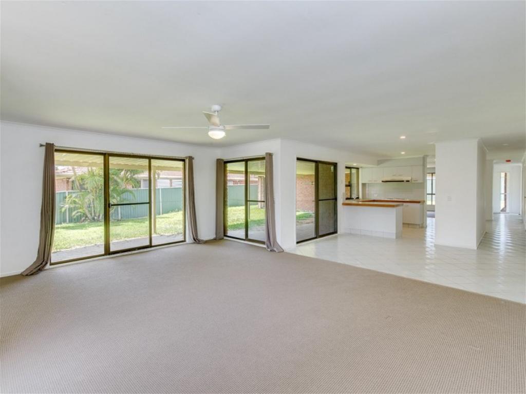 83 Parkes Dr, Helensvale, QLD 4212