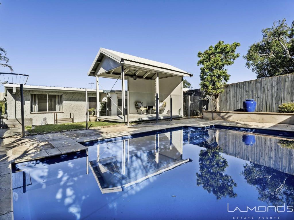 3 Raeburn St, Manly, QLD 4179