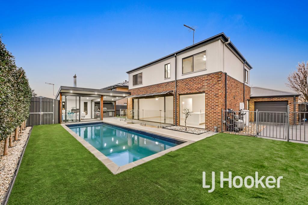 9 Serene Way, Clyde North, VIC 3978