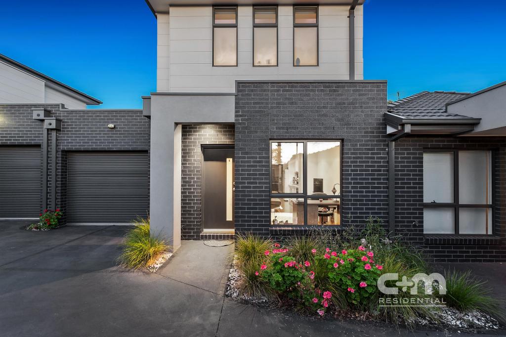 4/3 Lex Gr, Oak Park, VIC 3046