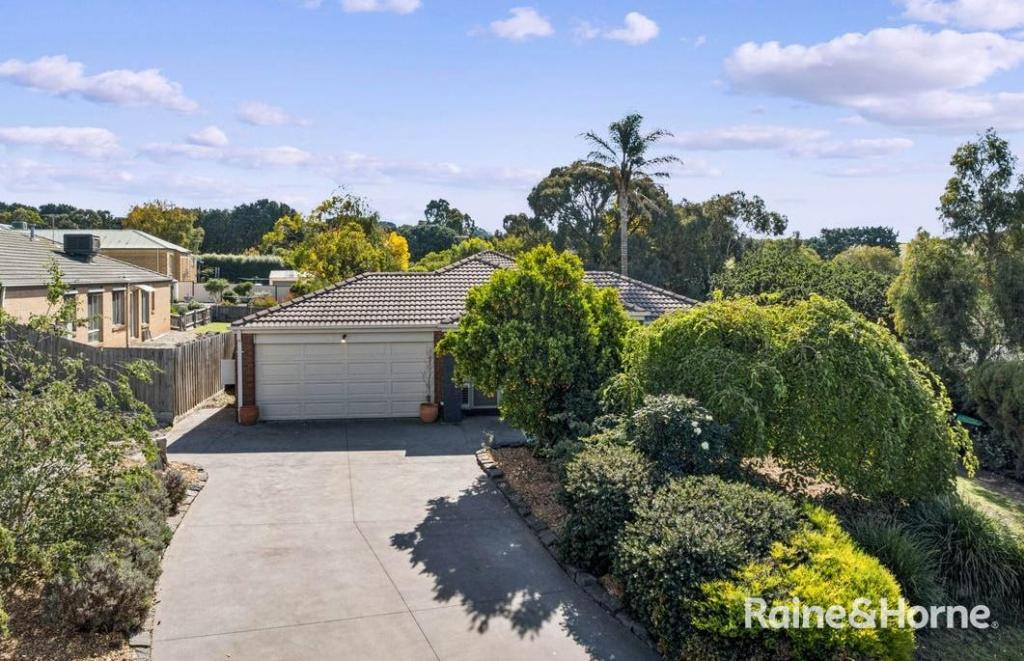 4 Clover Ct, Romsey, VIC 3434