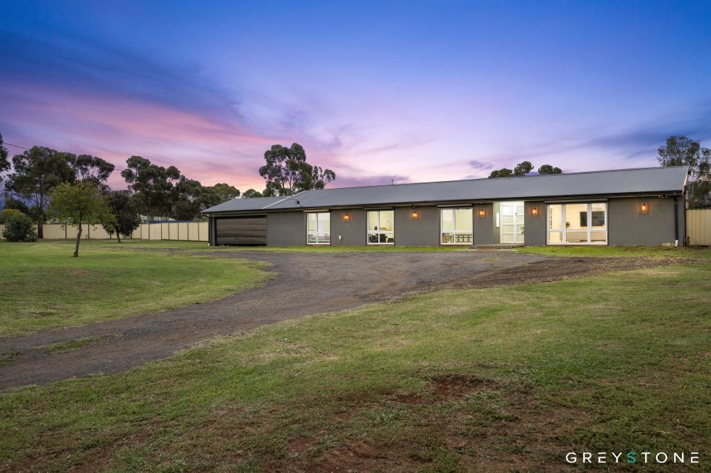 2-4 Outlook Ride, Kurunjang, VIC 3337