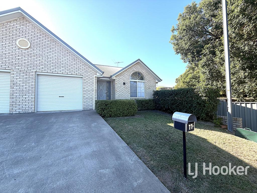 11b Cloonan Tce, Inverell, NSW 2360