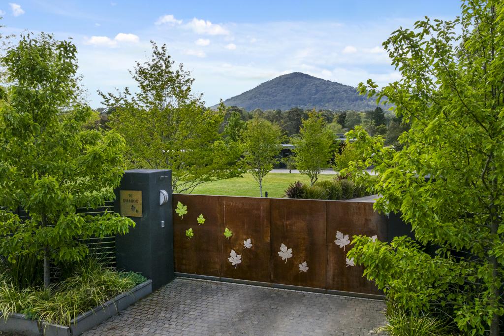 16 Honour Ave, Mount Macedon, VIC 3441