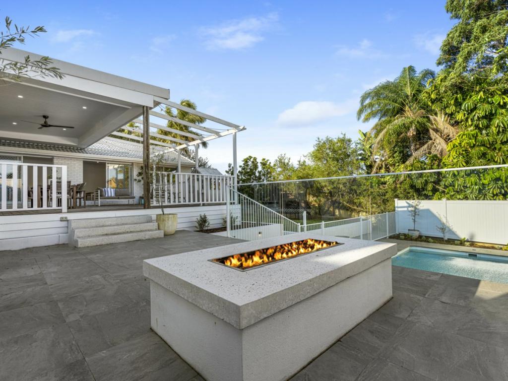 7 MARALINGA DR, ASHMORE, QLD 4214