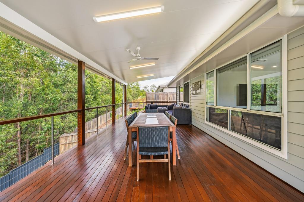 4 Scenic Dr, Southside, QLD 4570