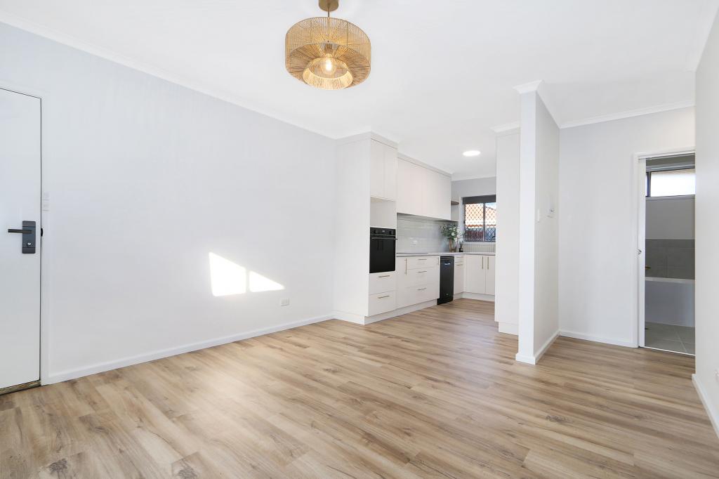 2/311 Moore St, Lavington, NSW 2641