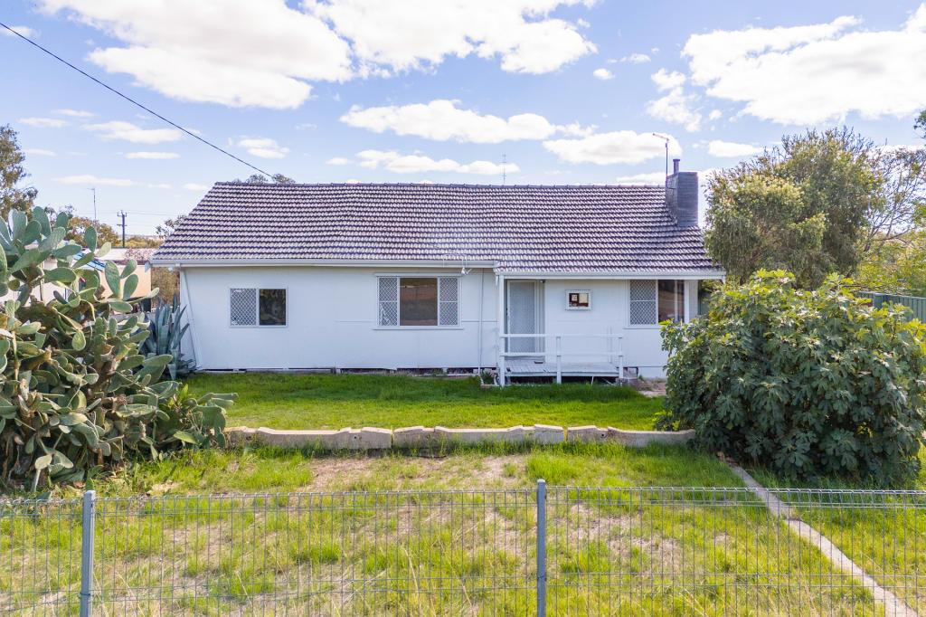 17 Yalbaroo Rd, Northam, WA 6401