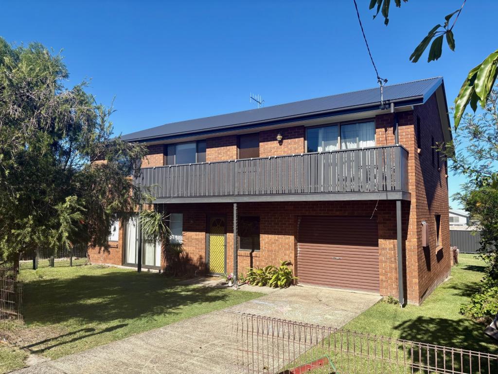 8 Connell St, Old Bar, NSW 2430
