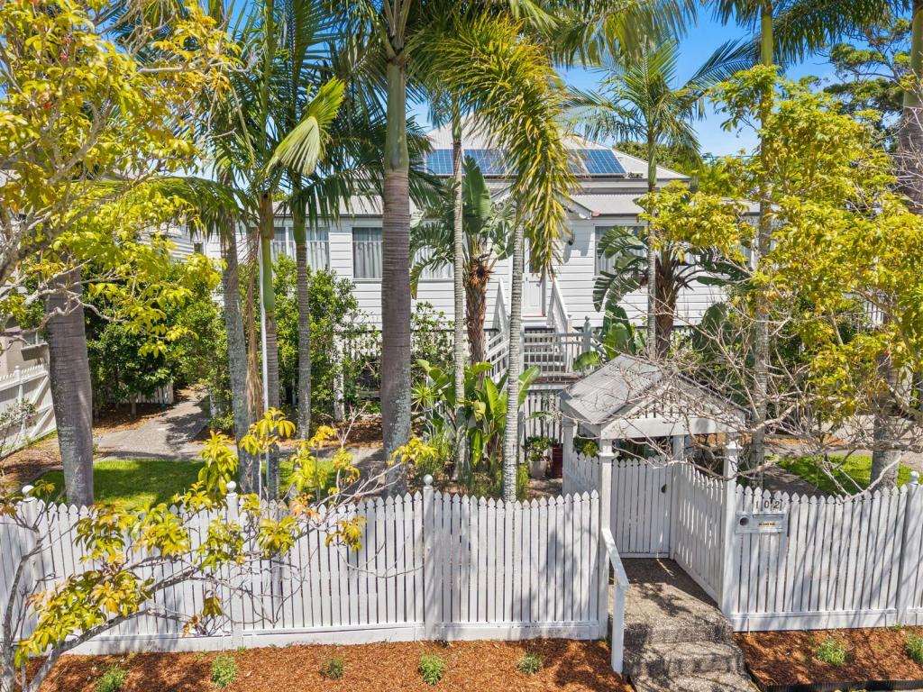 102 Pine St, Wynnum, QLD 4178