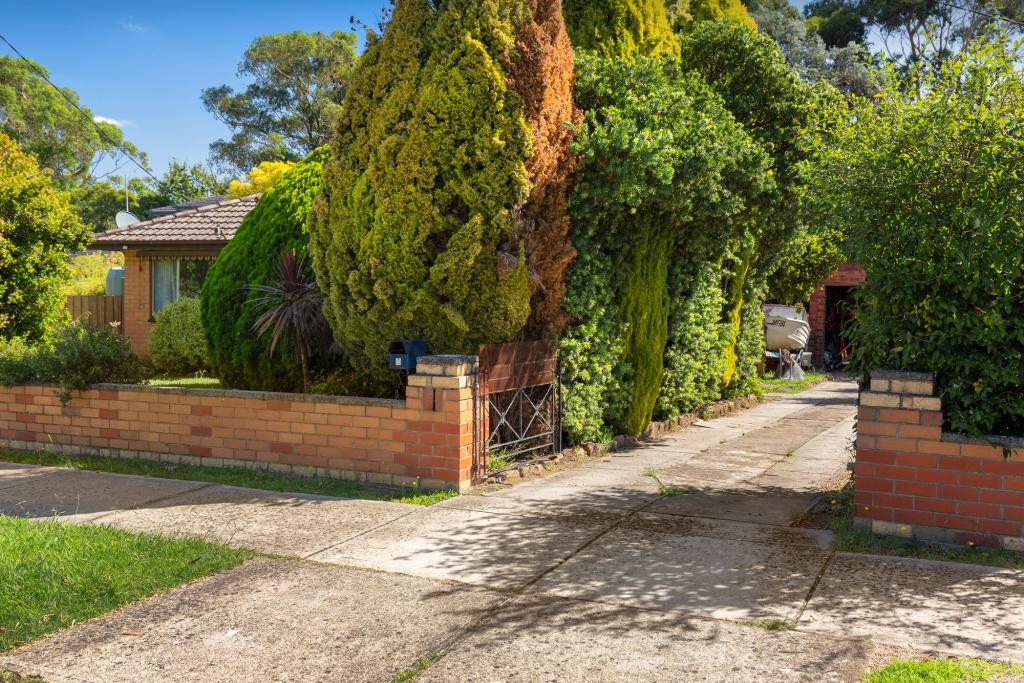 4 MARGARET ST, BERWICK, VIC 3806