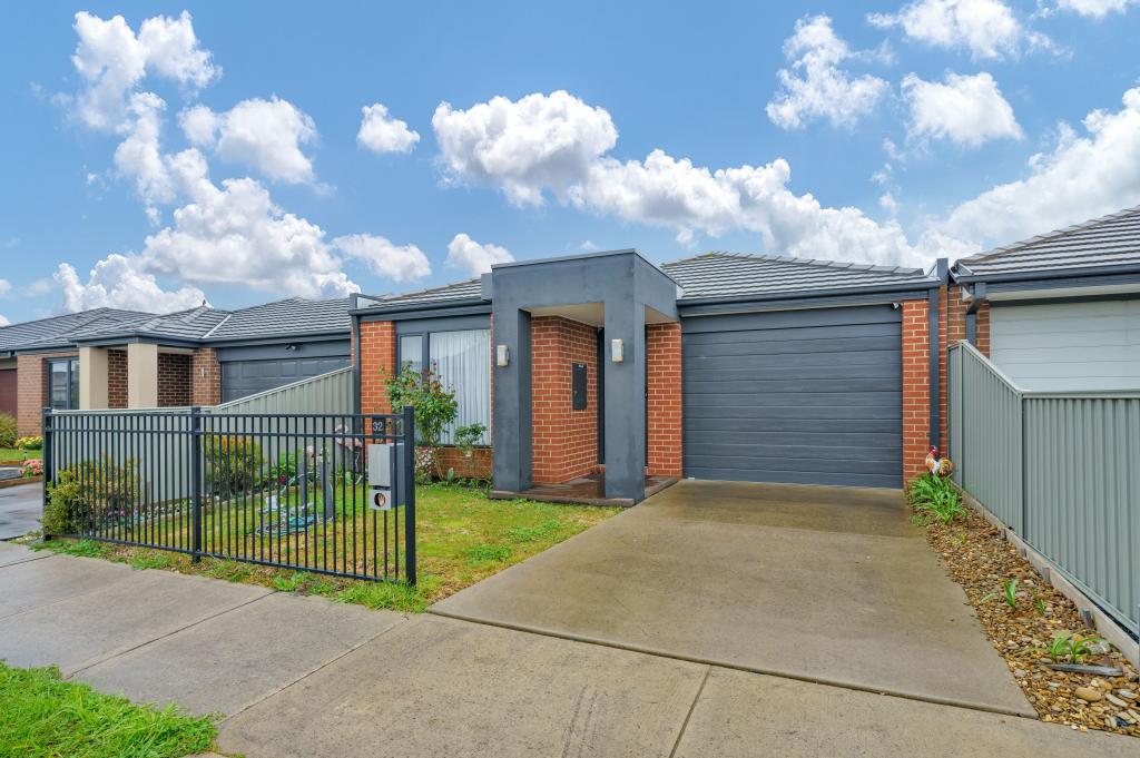 32 Cortula Rd, Cranbourne East, VIC 3977