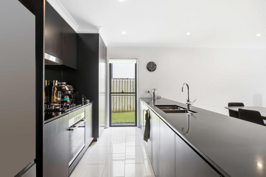 158 North Hill Dr, Robina, QLD 4226