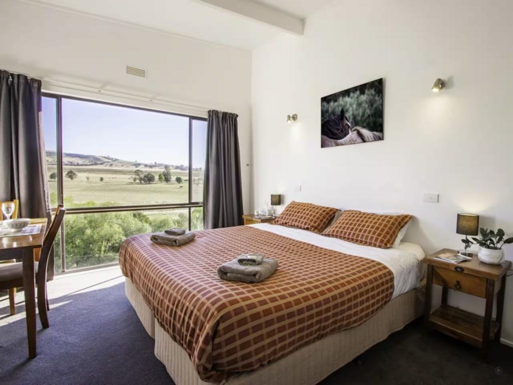 1/4 Omega St, Merrijig, VIC 3723