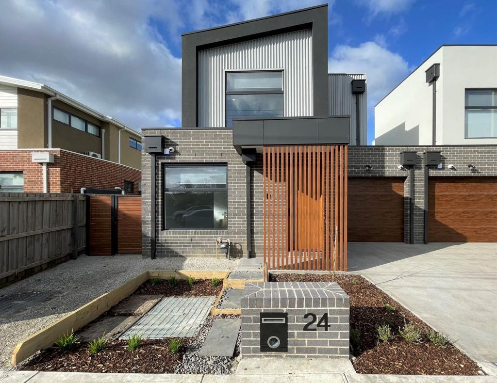 24 BLACKWOOD PDE, HEIDELBERG WEST, VIC 3081