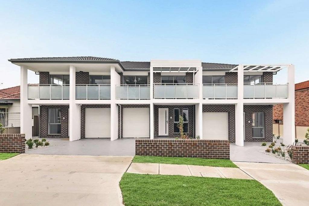 2/56-58 Gleeson Ave, Condell Park, NSW 2200
