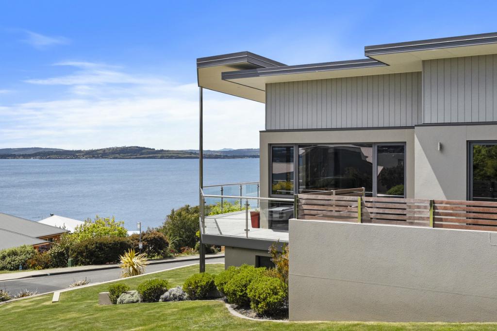 40 Suncoast Dr, Blackmans Bay, TAS 7052
