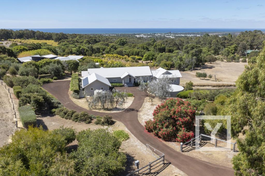 18 Quedjinup Dr, Quedjinup, WA 6281