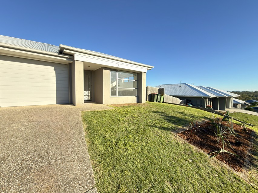 2/11 Bulloo Cres, Brassall, QLD 4305