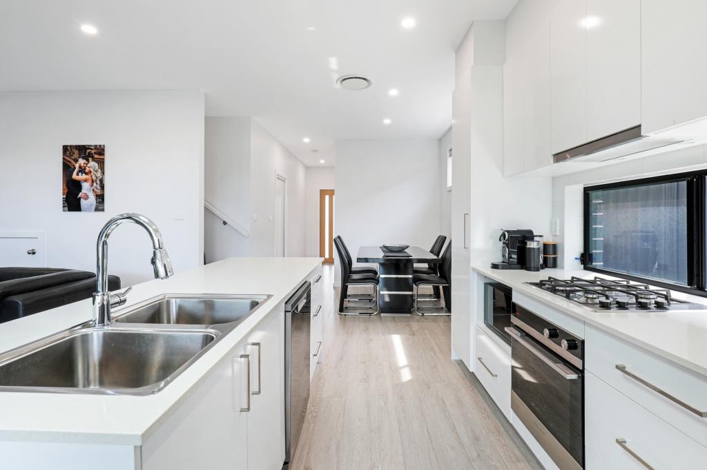 20b Stewards Dr, Stream Hill, NSW 2526