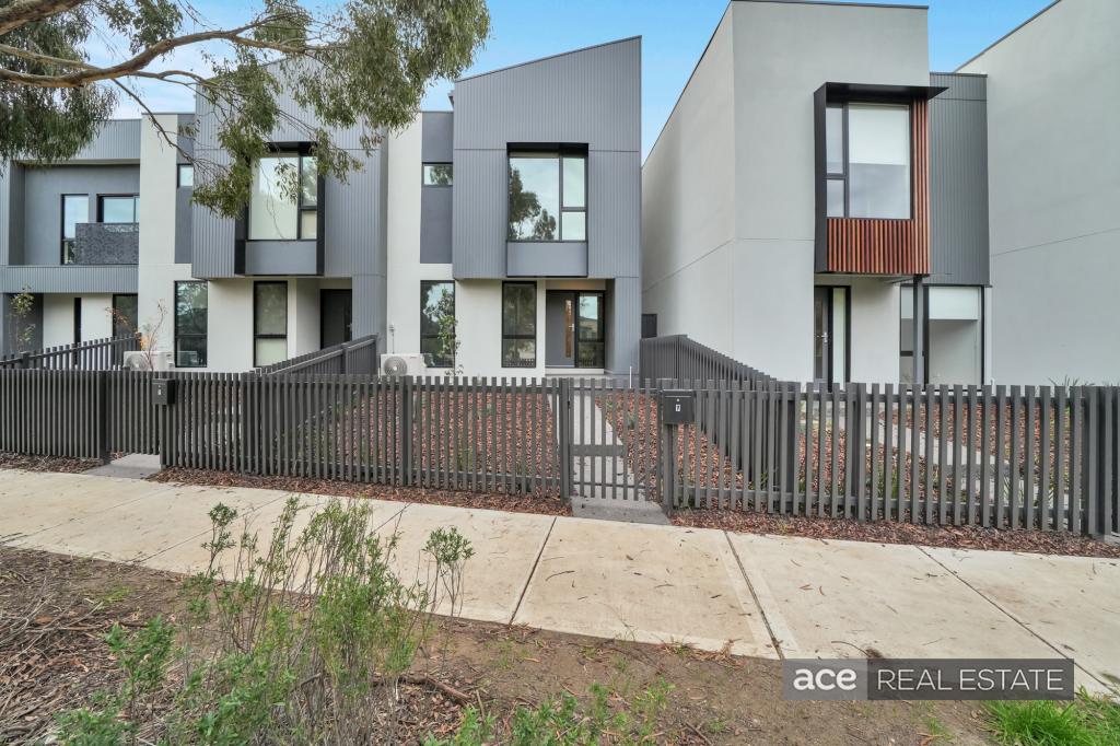9 HATCHWAY WALK, POINT COOK, VIC 3030