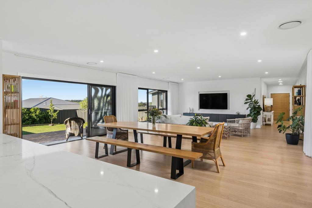 21 Parklands Way, Orange, NSW 2800
