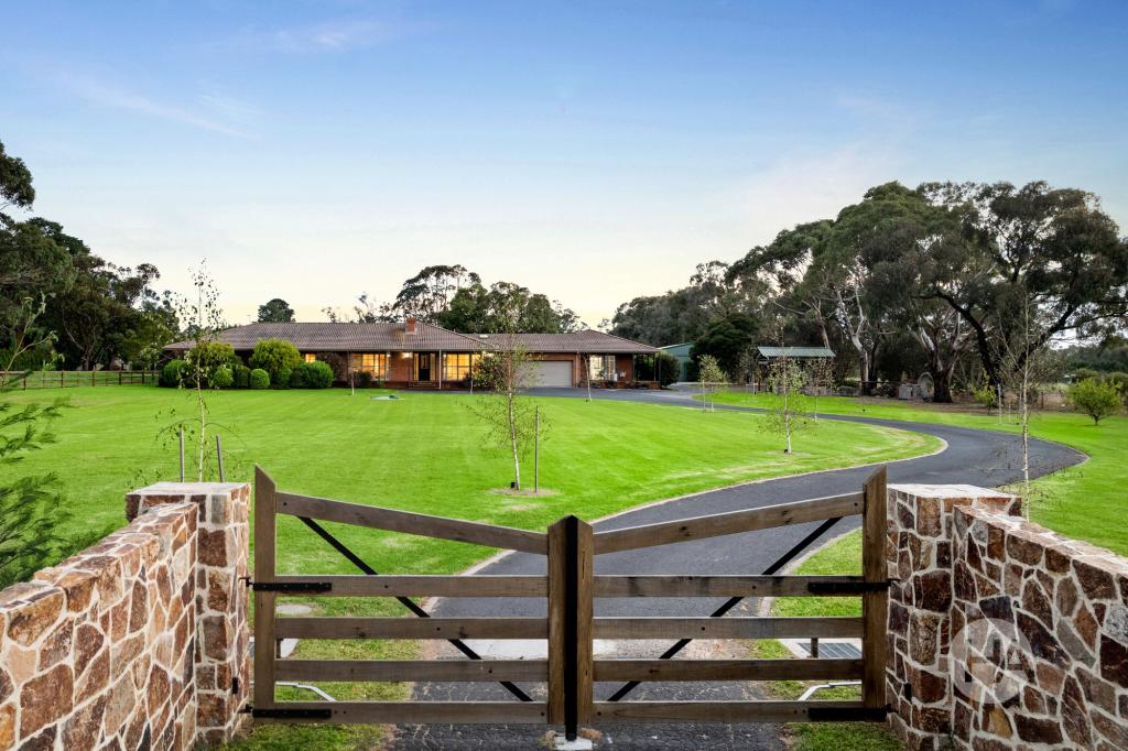 253 & 253a Bungower Rd, Somerville, VIC 3912