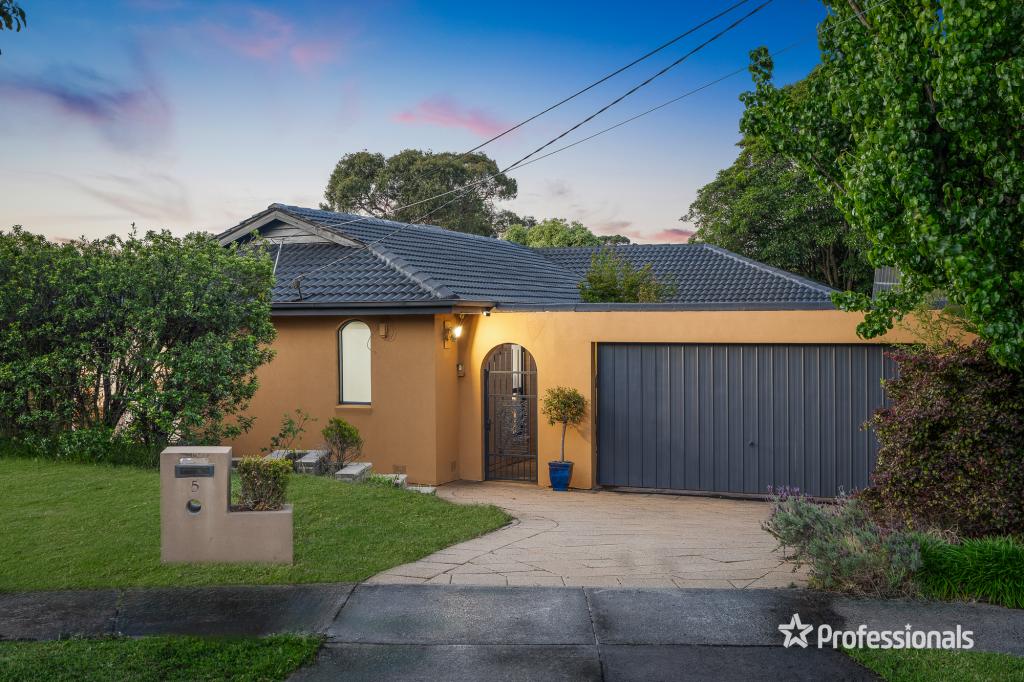 5 DOUBELL CL, GLEN WAVERLEY, VIC 3150