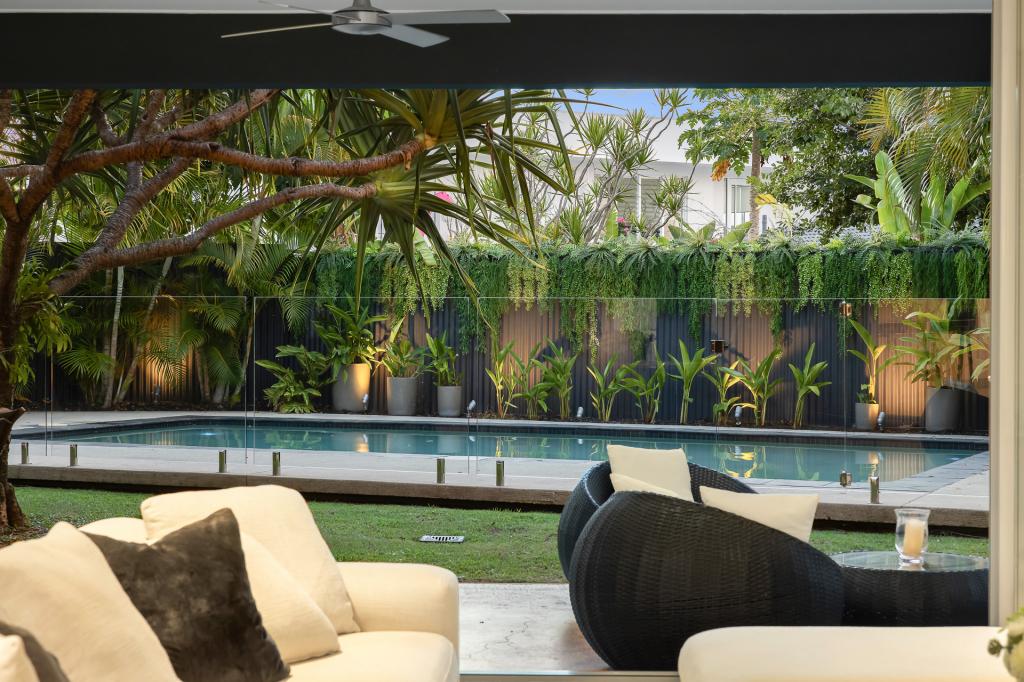 7 Remo St, Surfers Paradise, QLD 4217