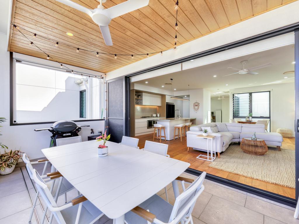 21 BARREL ST, BOKARINA, QLD 4575