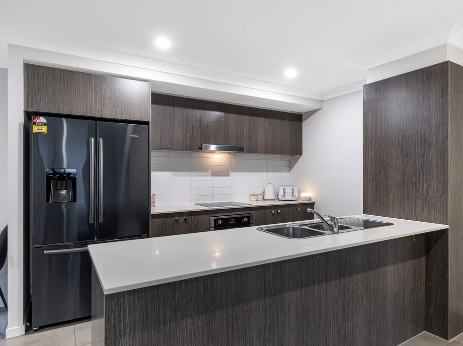 42 Swansea Cct, Redland Bay, QLD 4165