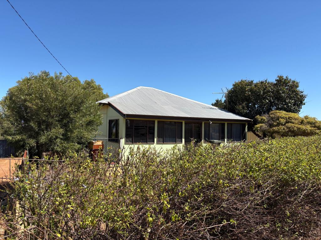 105 West St, Northampton, WA 6535