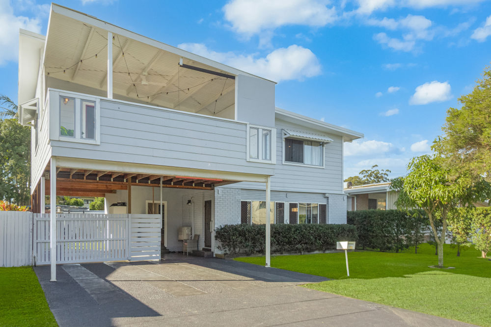 12 HOLDEN ST, TWEED HEADS SOUTH, NSW 2486