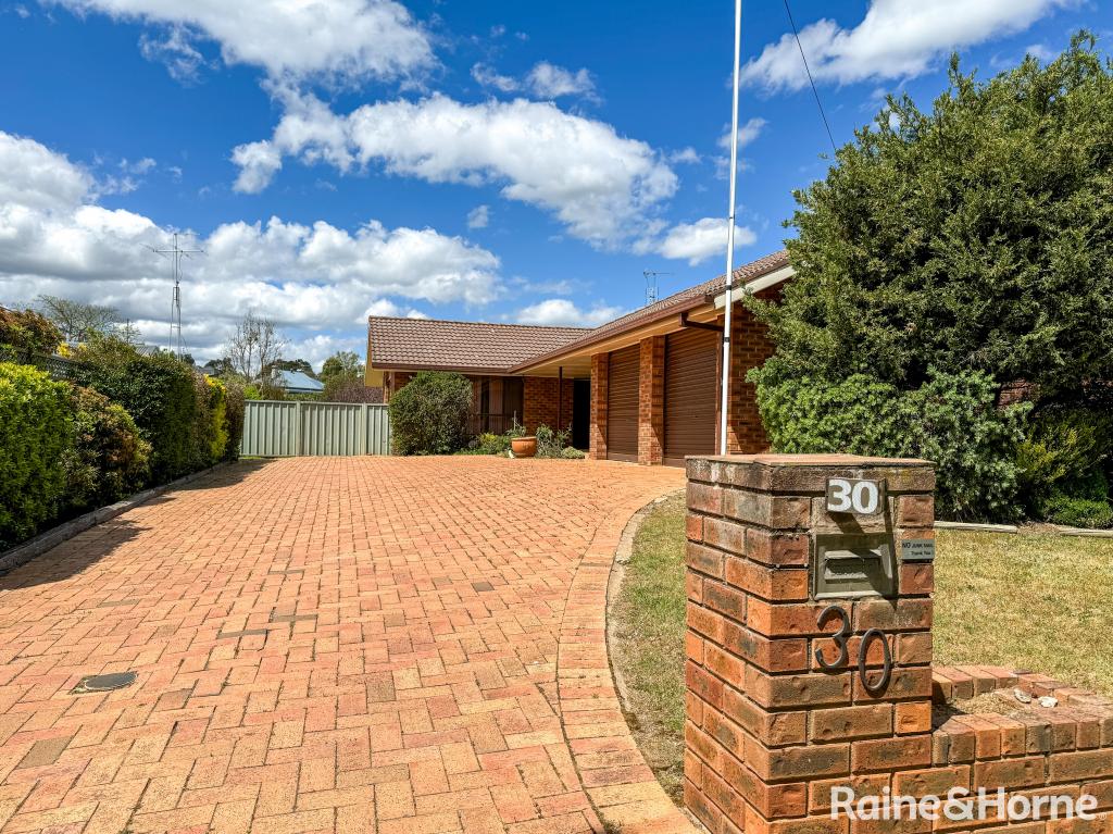 30 Warraderry St, Grenfell, NSW 2810