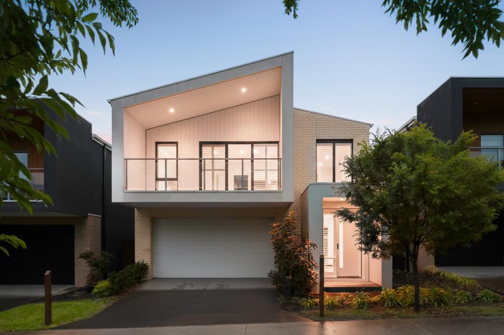 12 WILLOWDENE WAY, BERWICK, VIC 3806