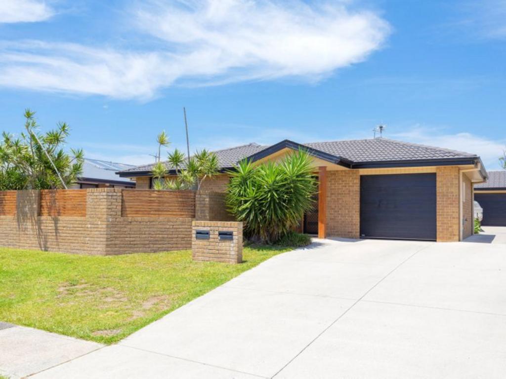 1/11 Yellowfin Ave, Old Bar, NSW 2430