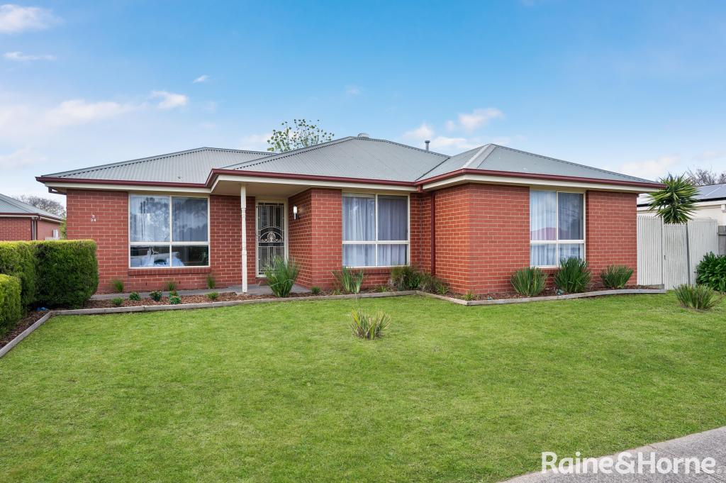 3/32-34 CHARTER RD W, SUNBURY, VIC 3429